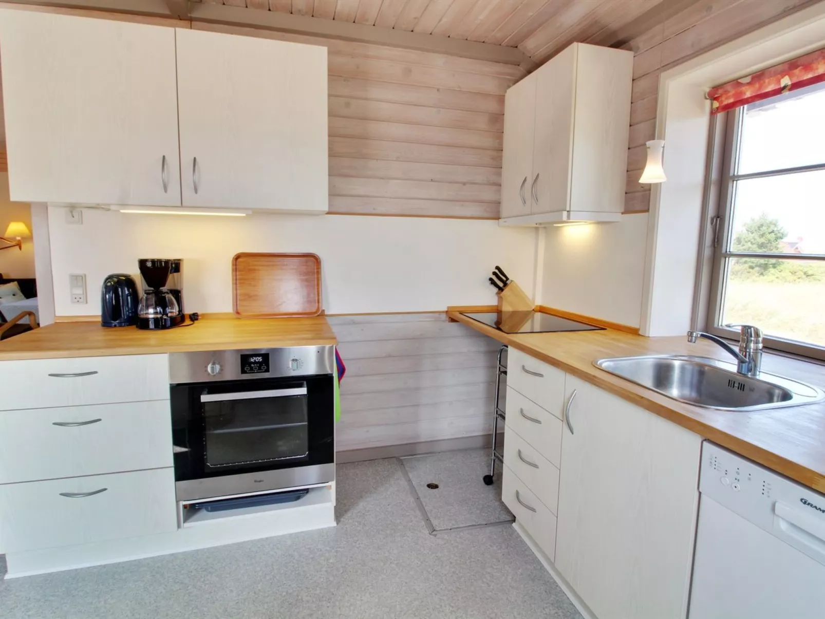 "Gertraud" - 500m from the sea-Binnen