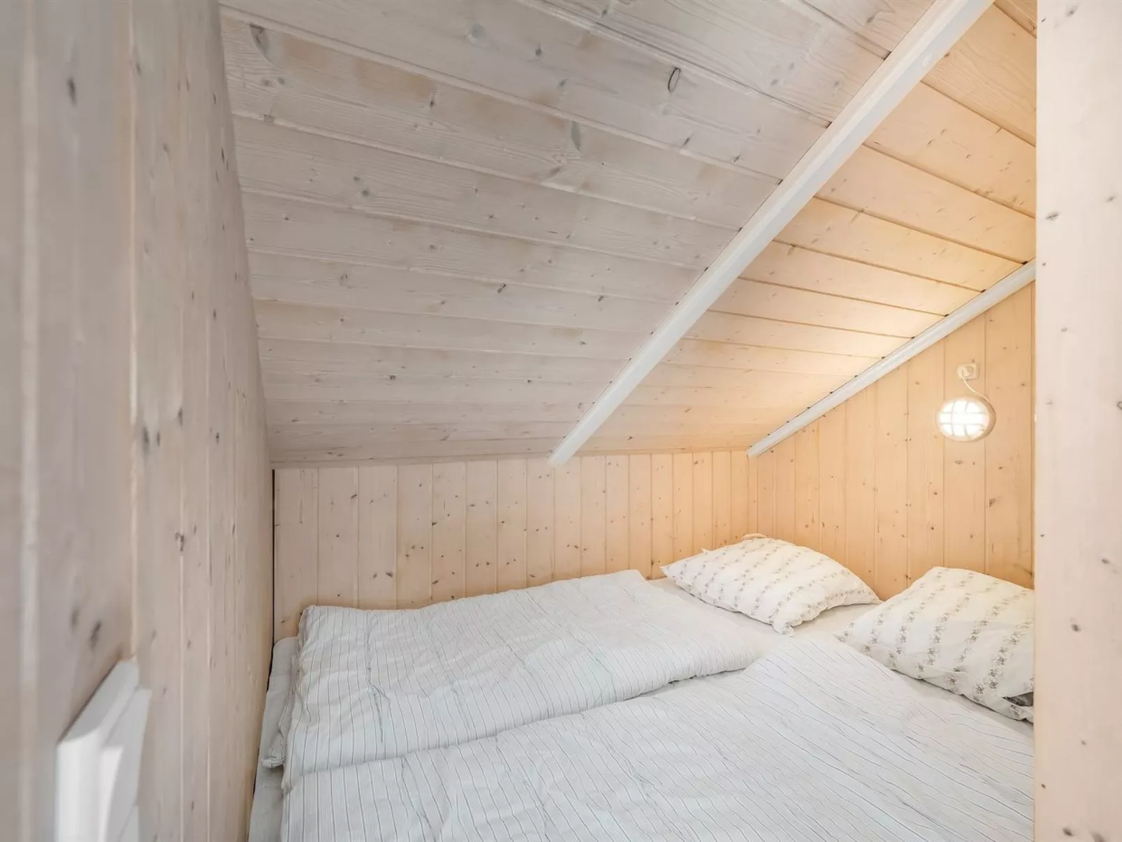 "Germaine" - 1.2km from the sea-Binnen