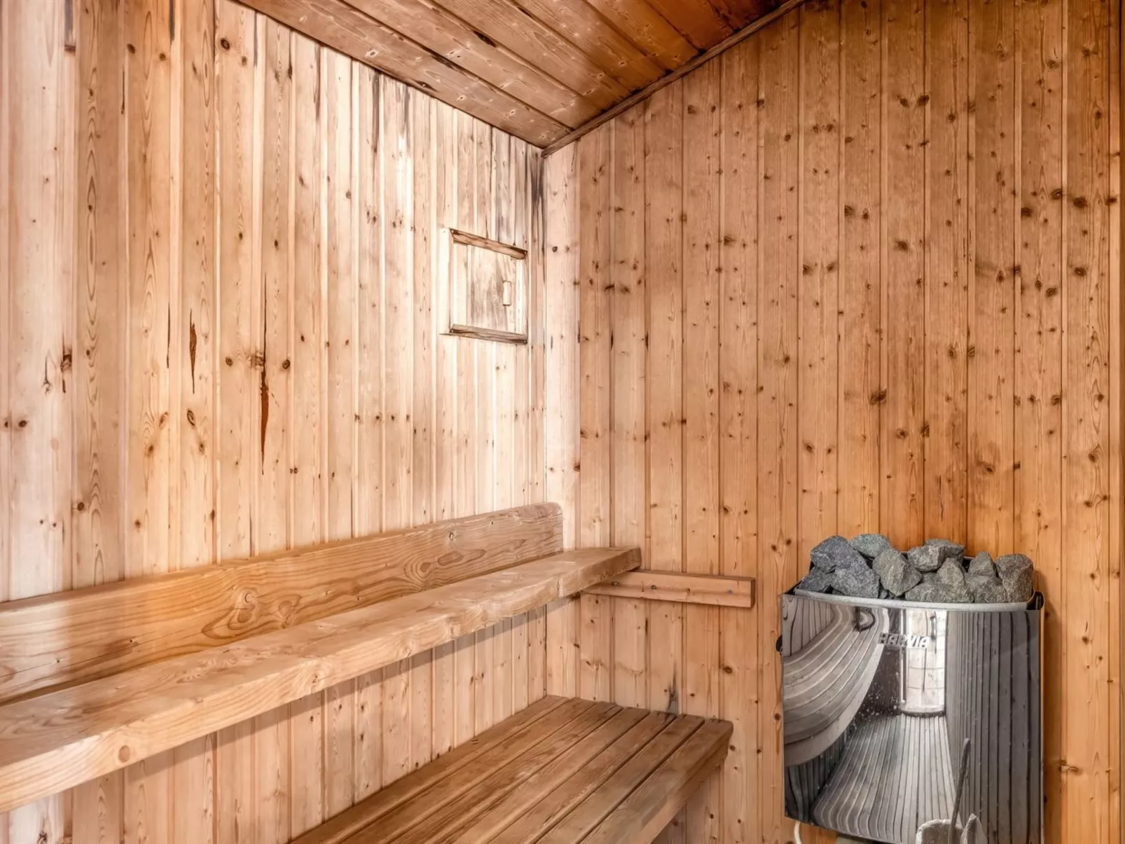 "Livni" - 3.8km from the sea-Binnen