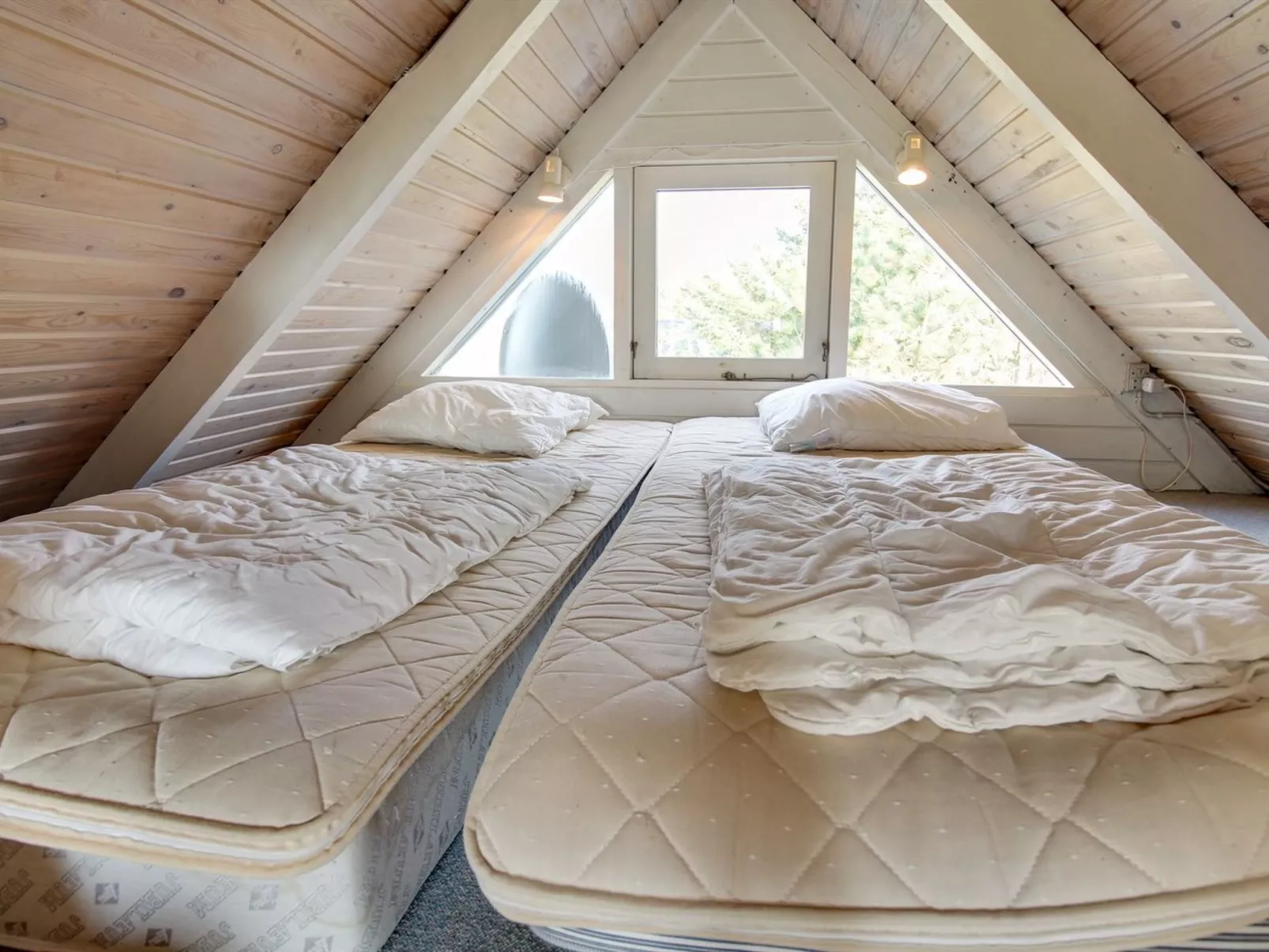 "Algonda" - 500m from the sea-Binnen