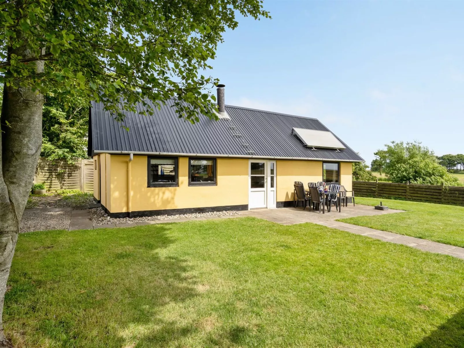 "Leocadia" - 150m to the fjord-Buiten