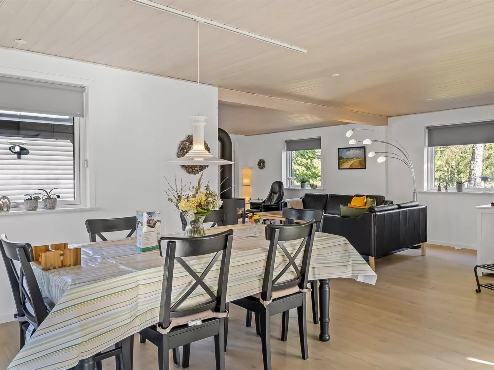 "Bjarka" - 2.9km from the sea-Binnen