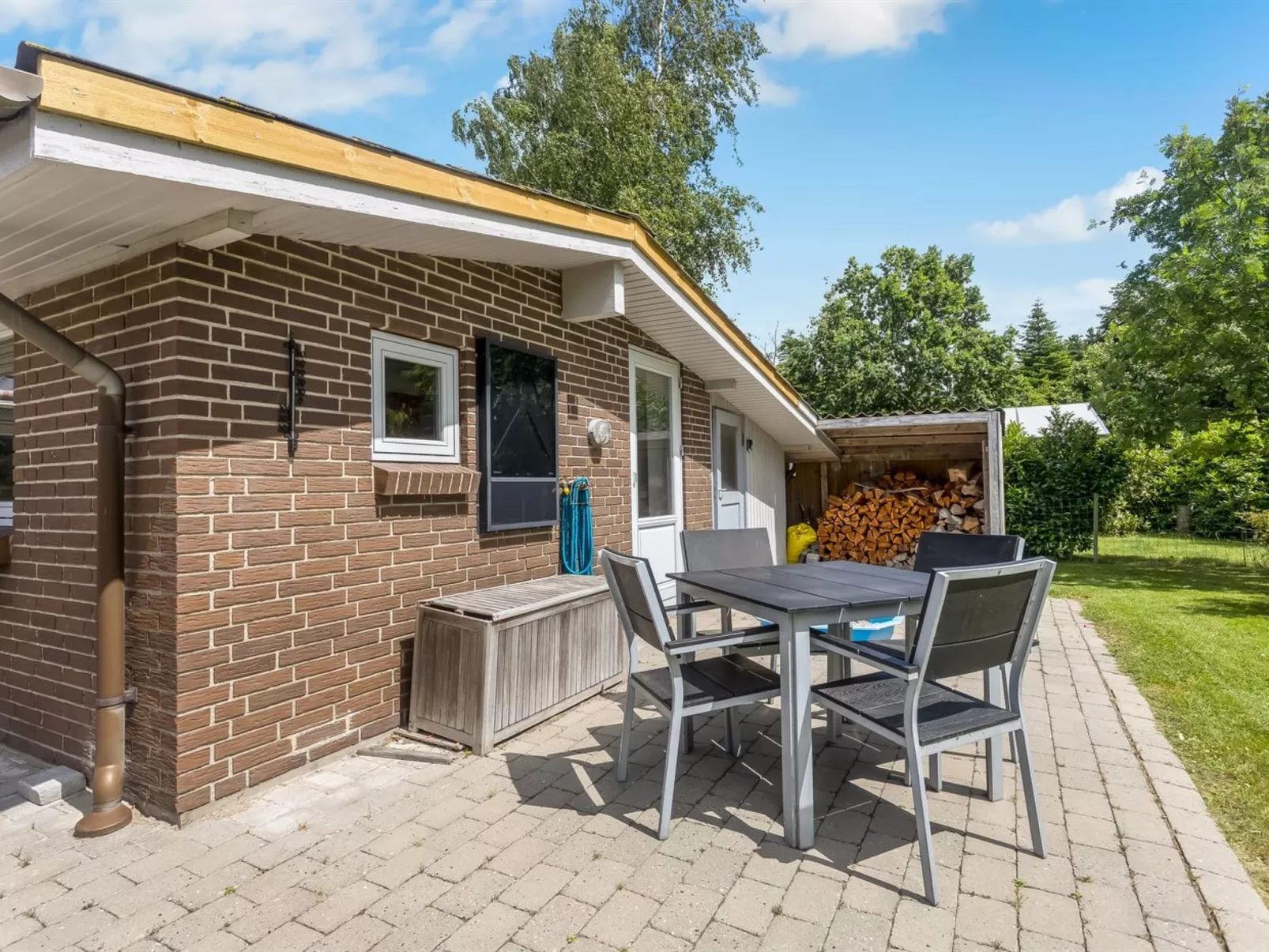 "Sessa" - 800m from the sea-Buiten