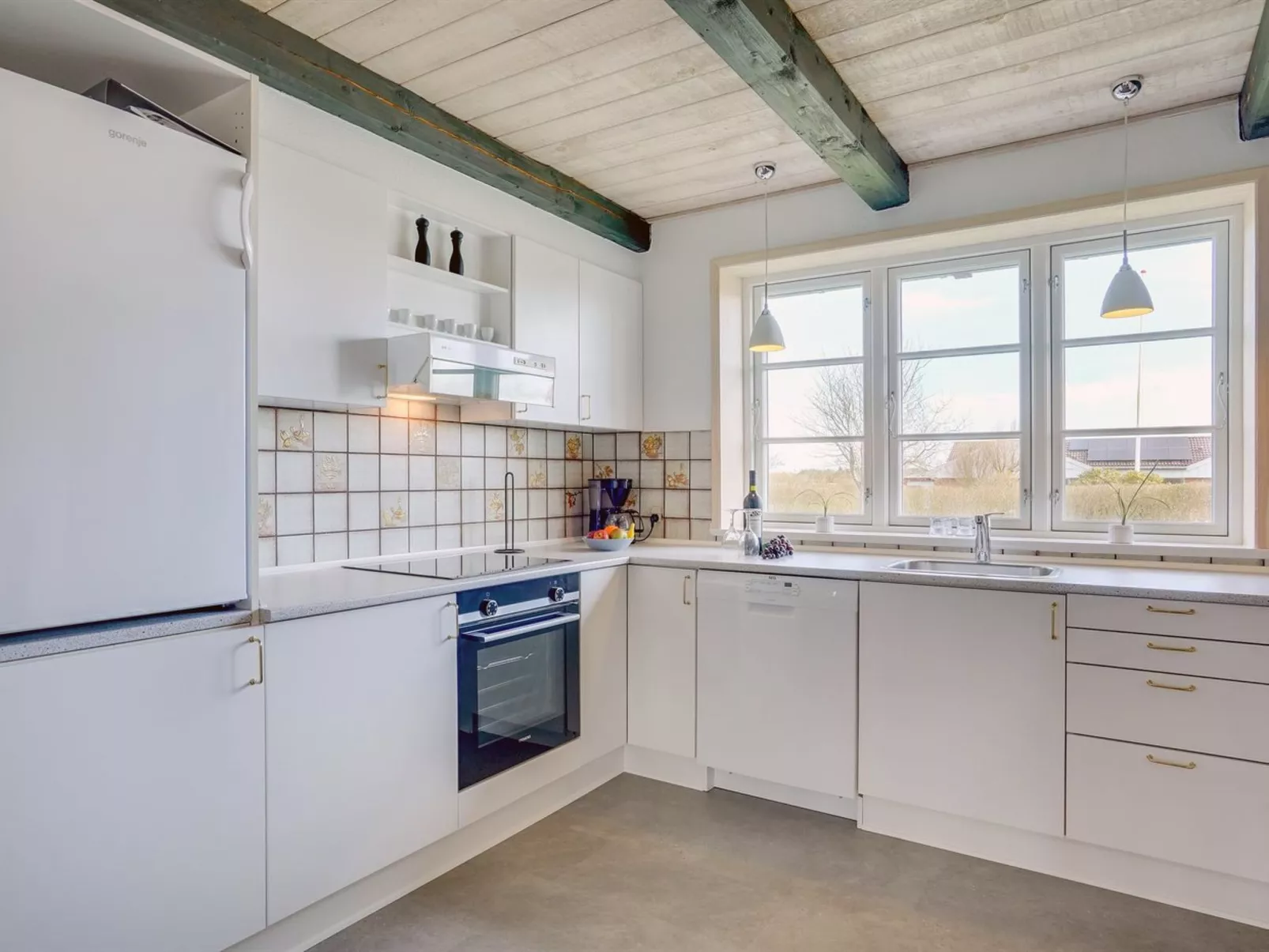 "Nita" - 24km from the sea-Binnen