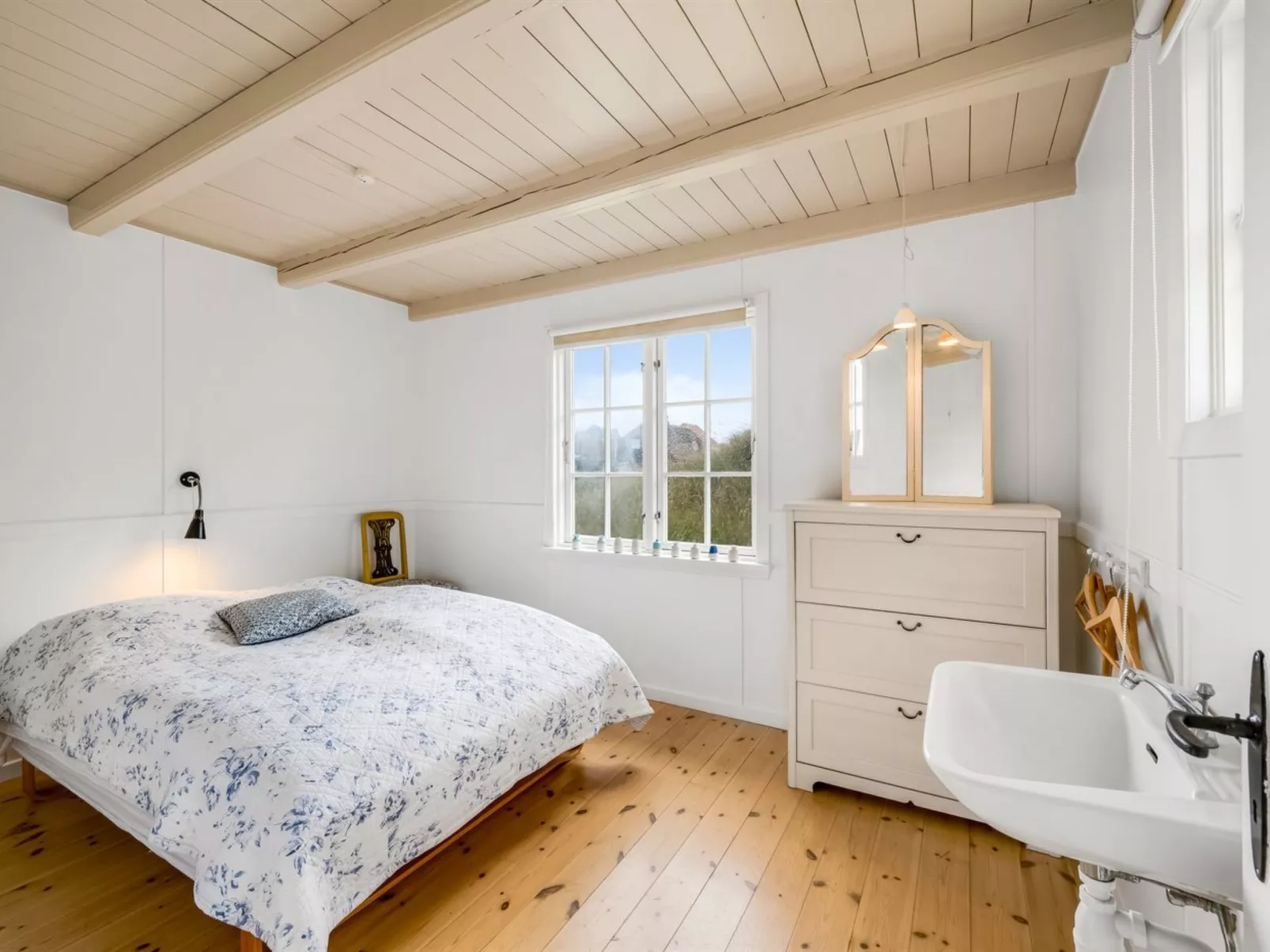 "Jamie" - 200m from the sea-Binnen