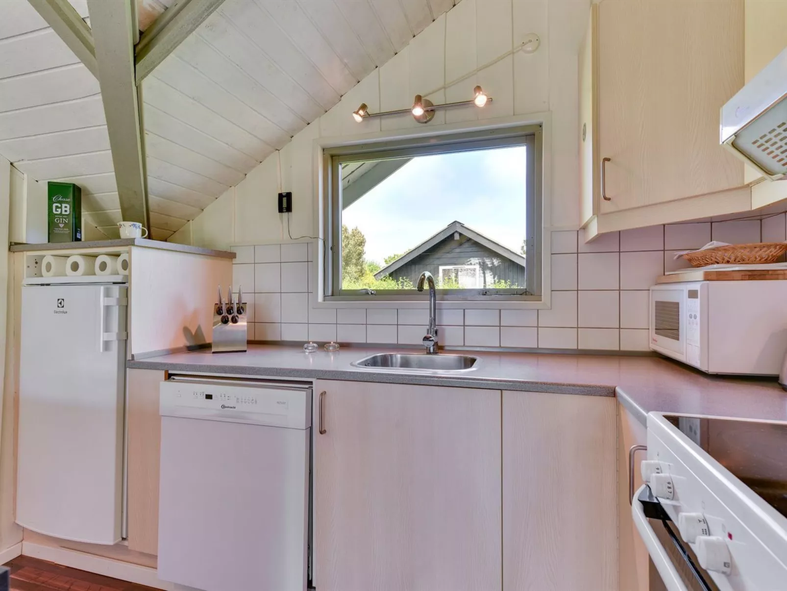 "Cornelia" - 100m to the fjord-Binnen