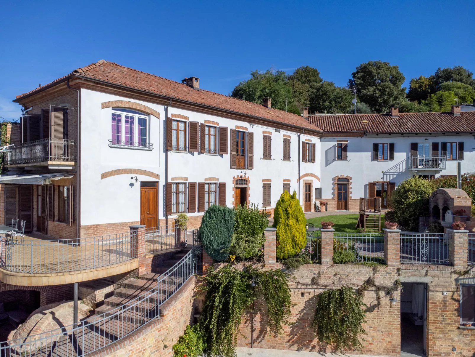 Le Rose d'Antan-Buiten