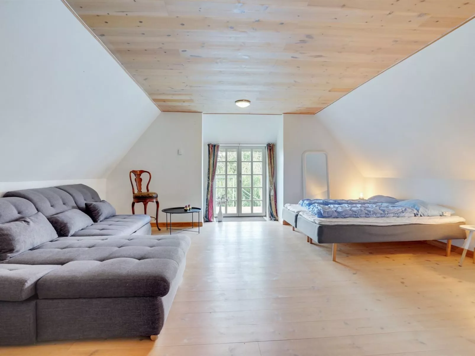 "Knut" - 10km from the sea-Binnen