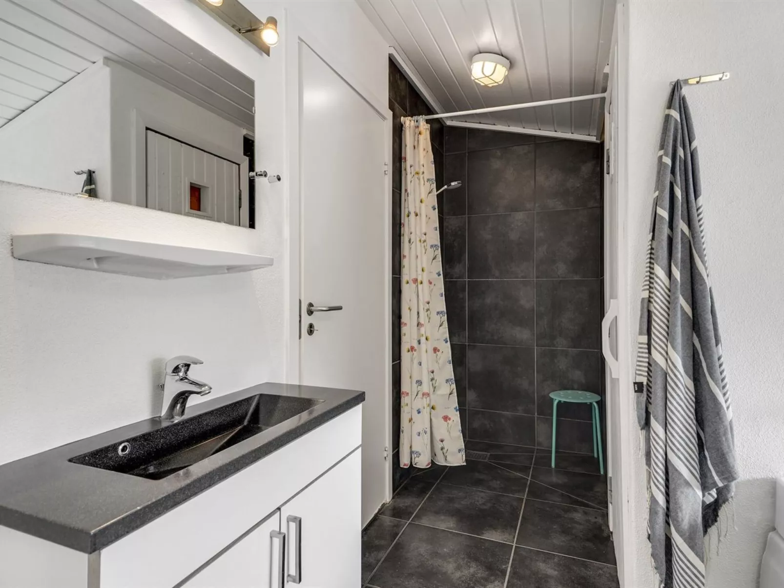 "Janita" - 800m from the sea-Binnen