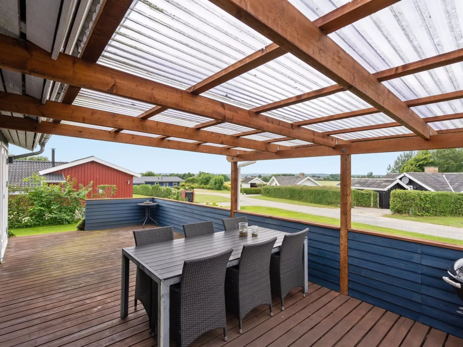 "Roar" - 500m from the sea-Buiten