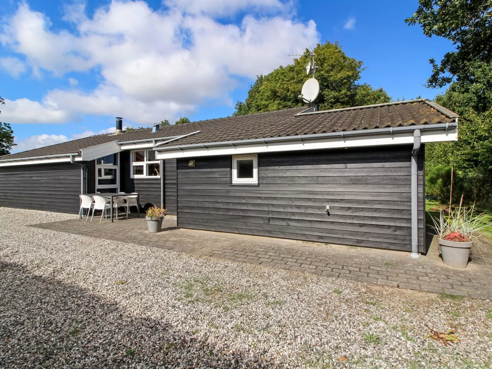 "Swale" - 500m from the sea-Buiten