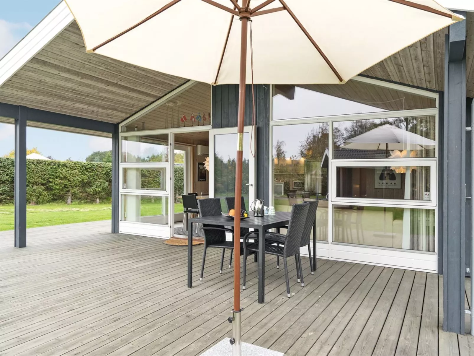 "Tayler" - 1.8km from the sea-Buiten