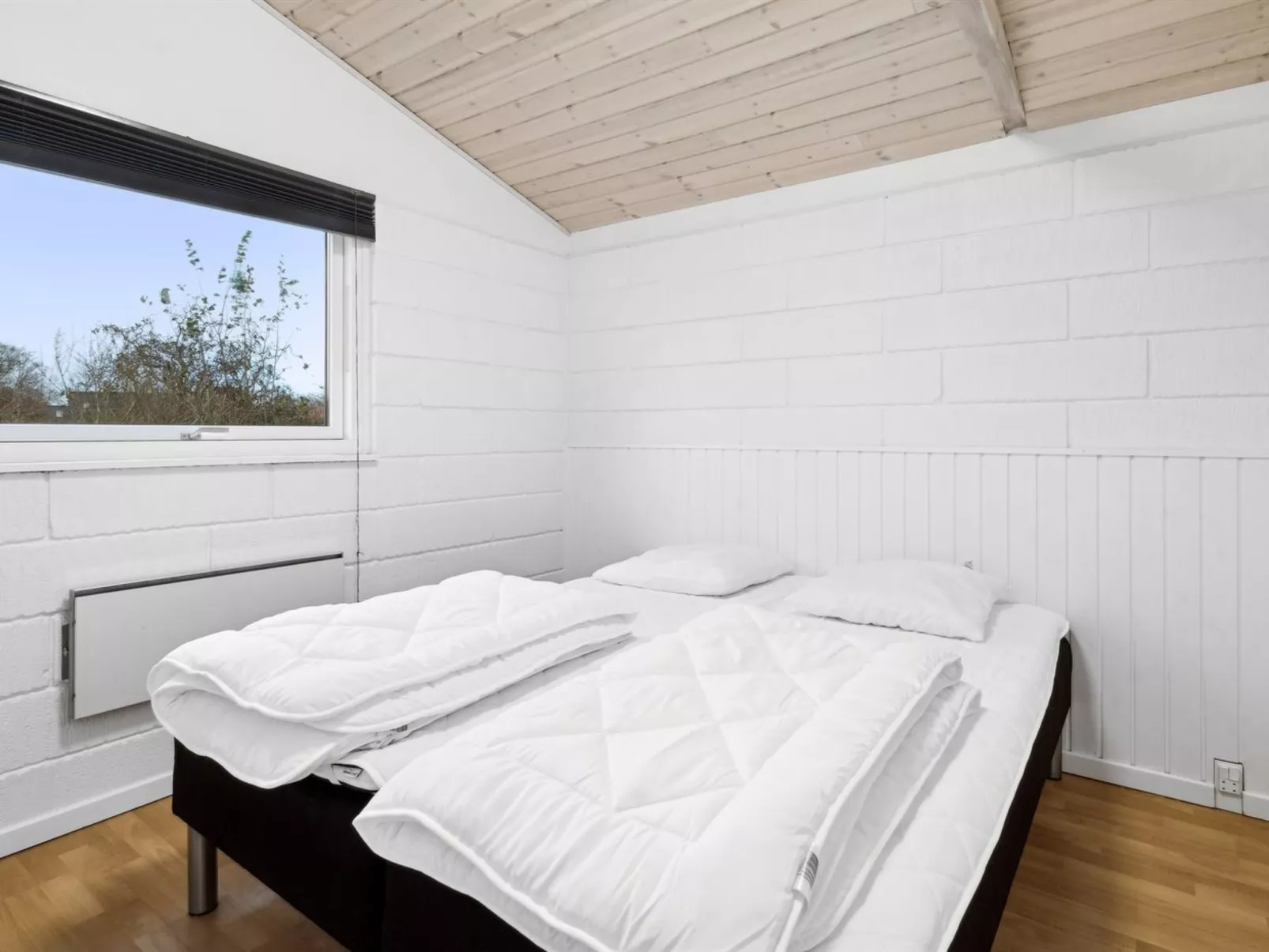 "Mahalia" - 300m from the sea-Binnen