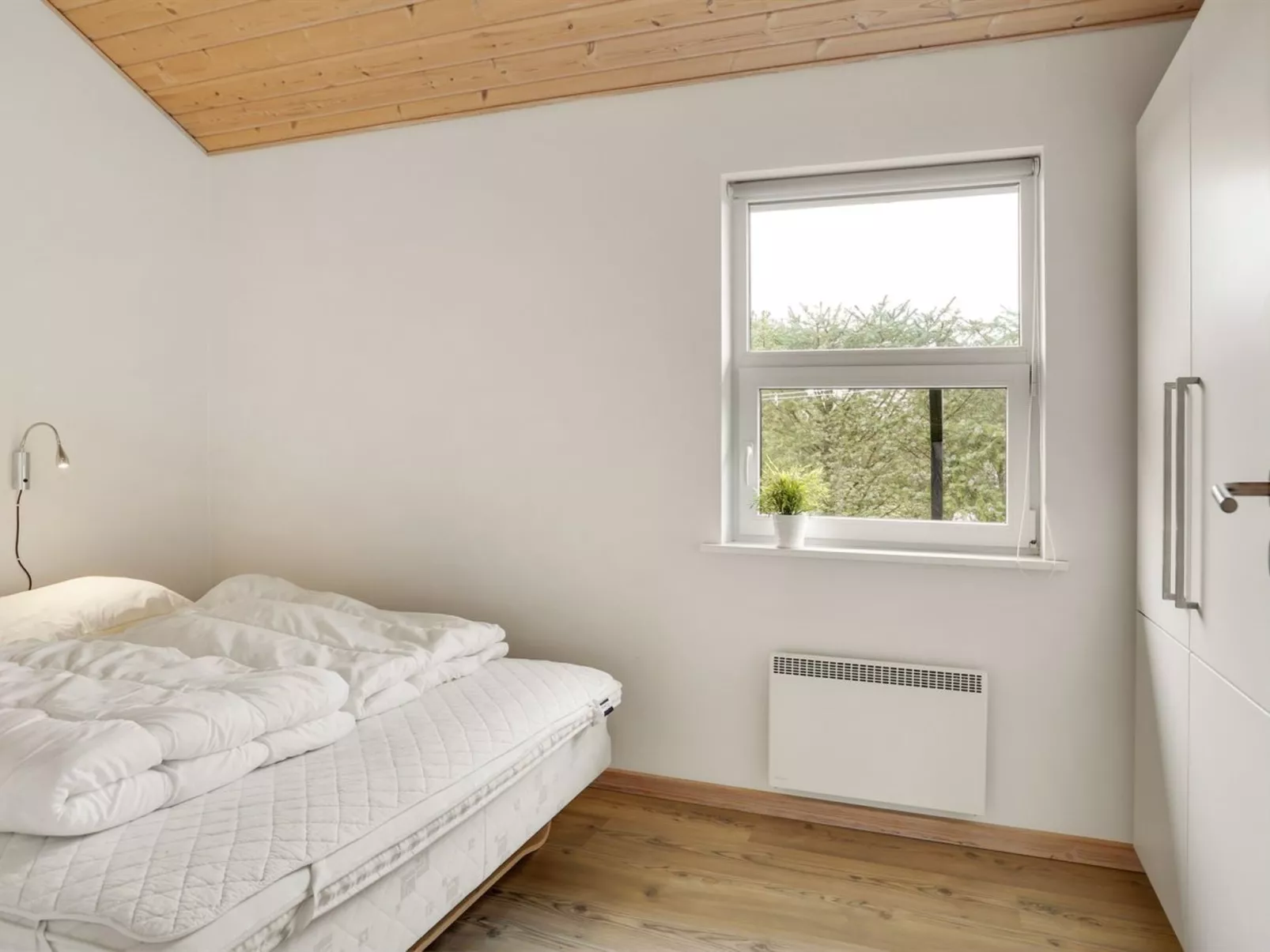 "Lirim" - 50m from the sea-Binnen