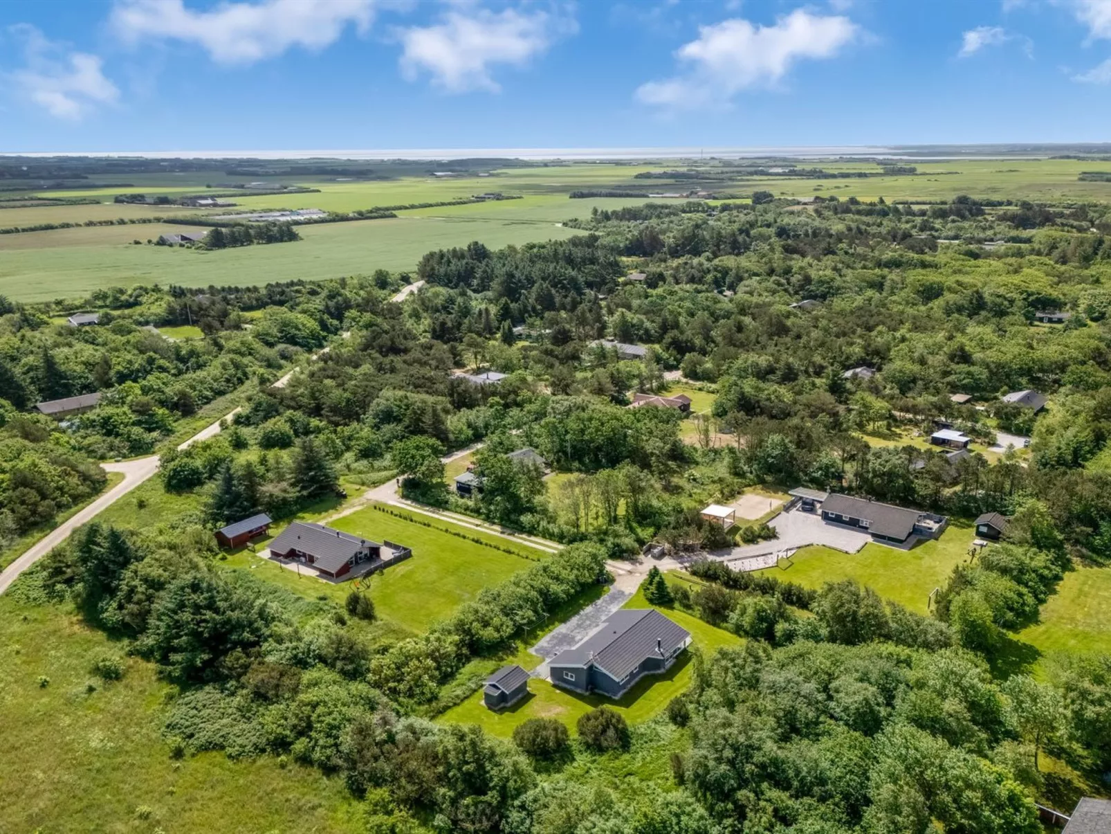 "Karlsefni" - 600m to the fjord-Buiten