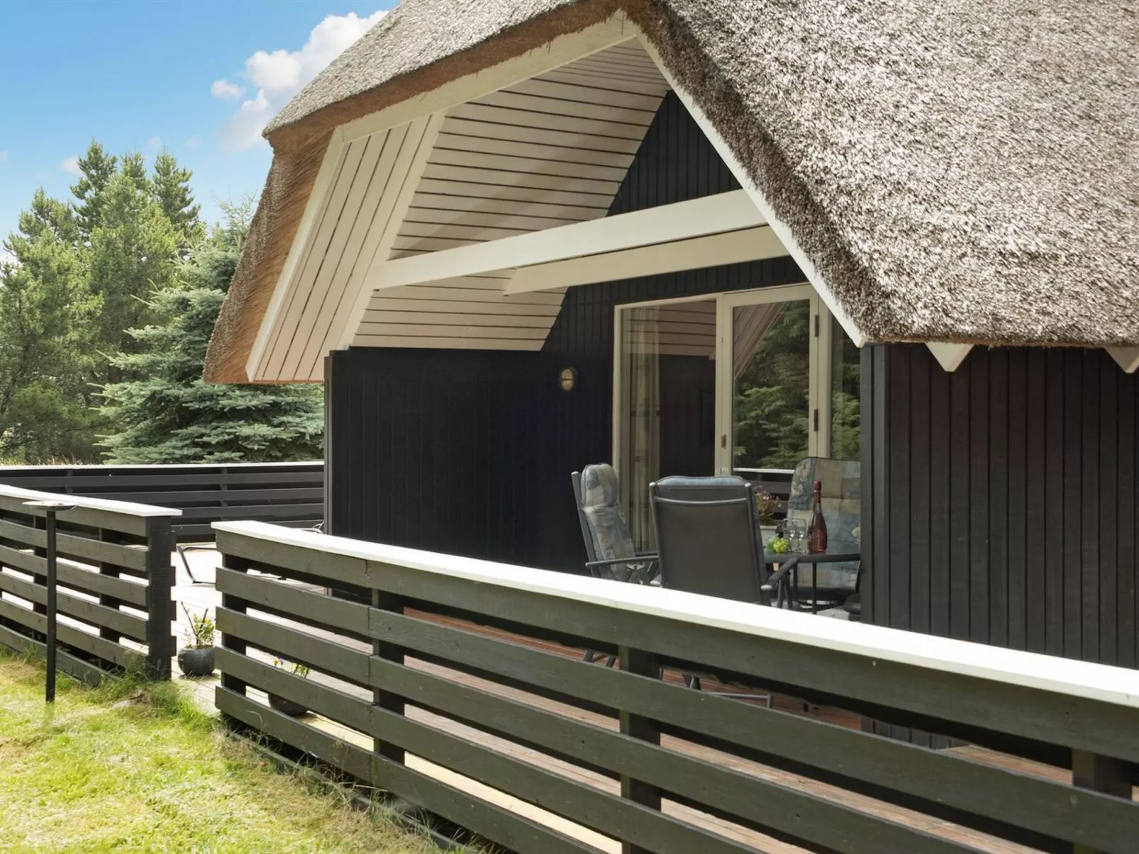 "Patrik" - 1.4km from the sea-Buiten