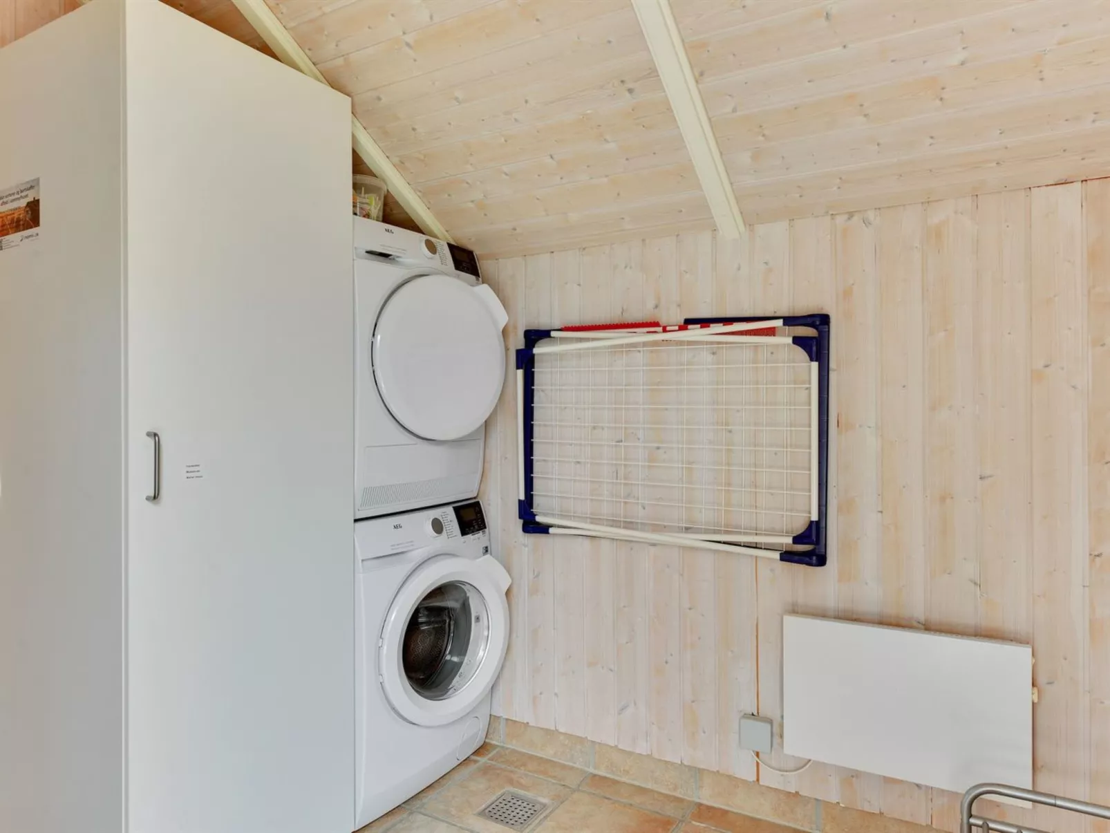 "Valea" - 300m to the fjord-Binnen