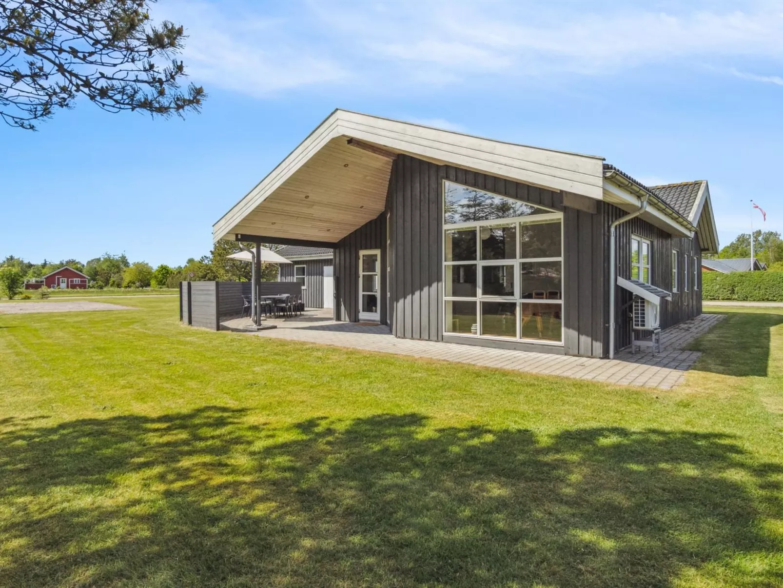 "Ljupco" - 500m to the fjord-Buiten