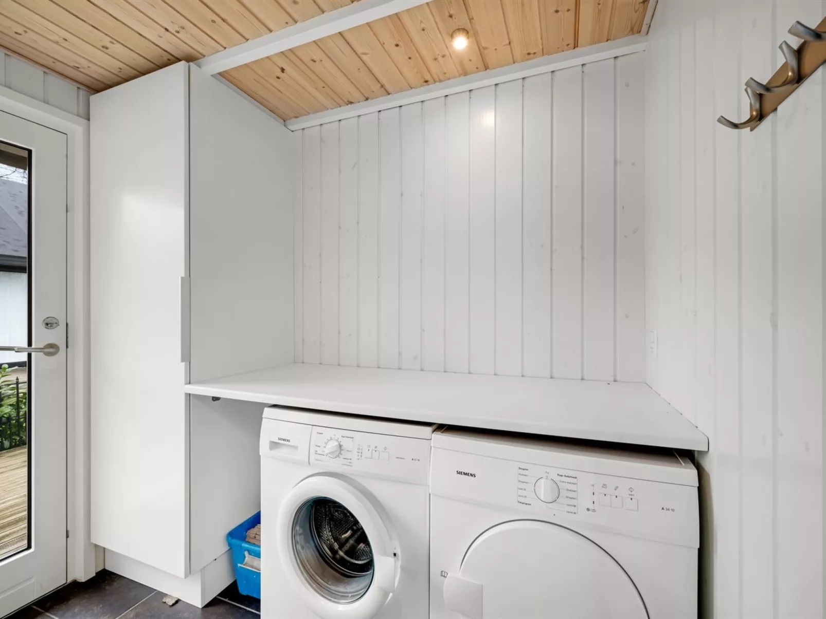 "Ketilbiorn" - 1.2km to the fjord-Binnen