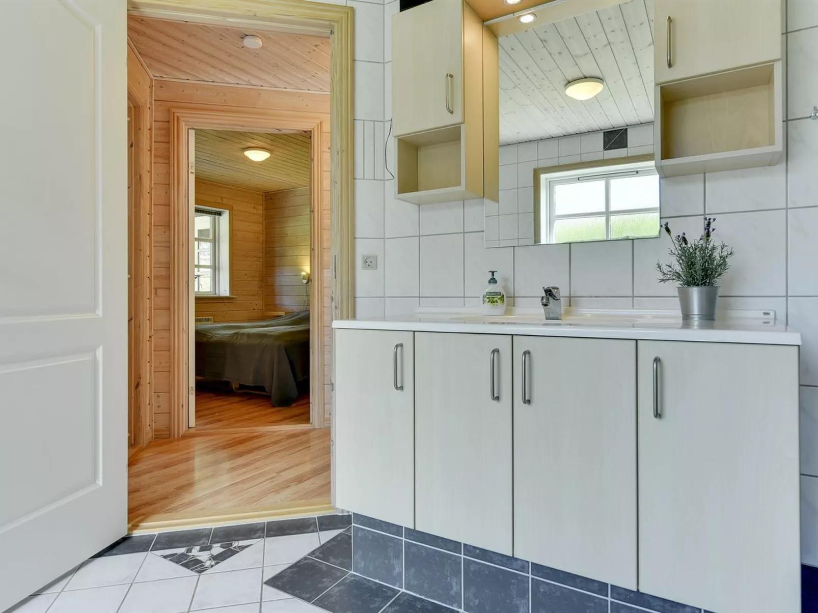 "Fenja" - 500m to the fjord-Binnen