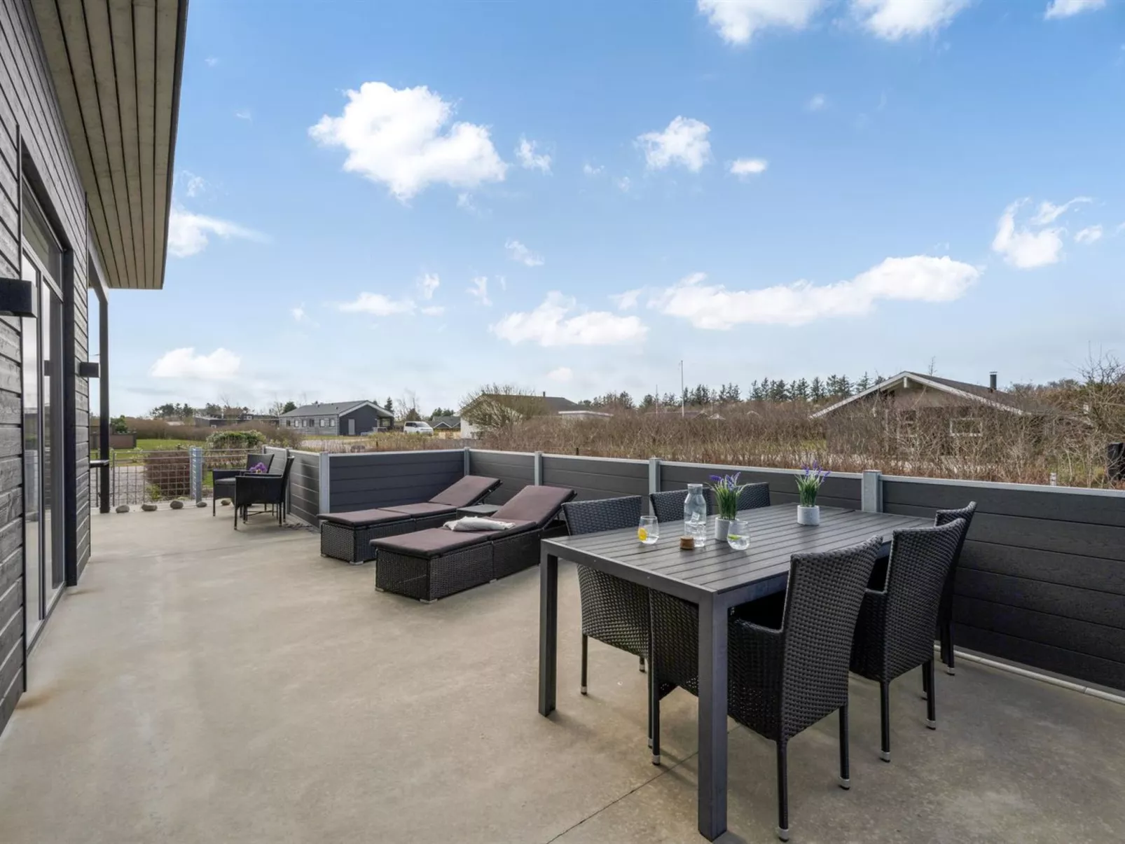 "Gela" - 1.3km to the fjord-Buiten