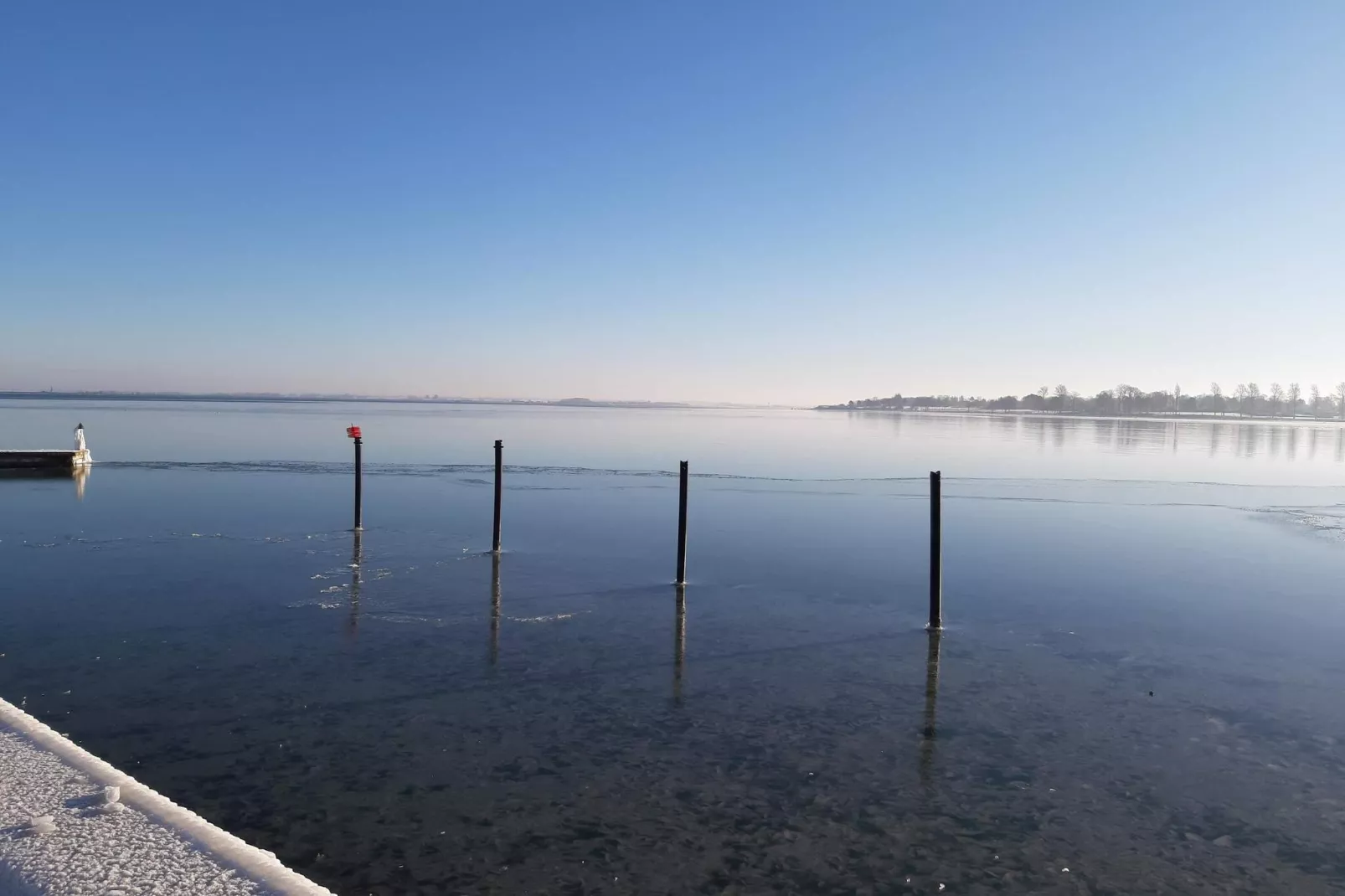 Vakantiehuis aan zee met hottub-Waterzicht