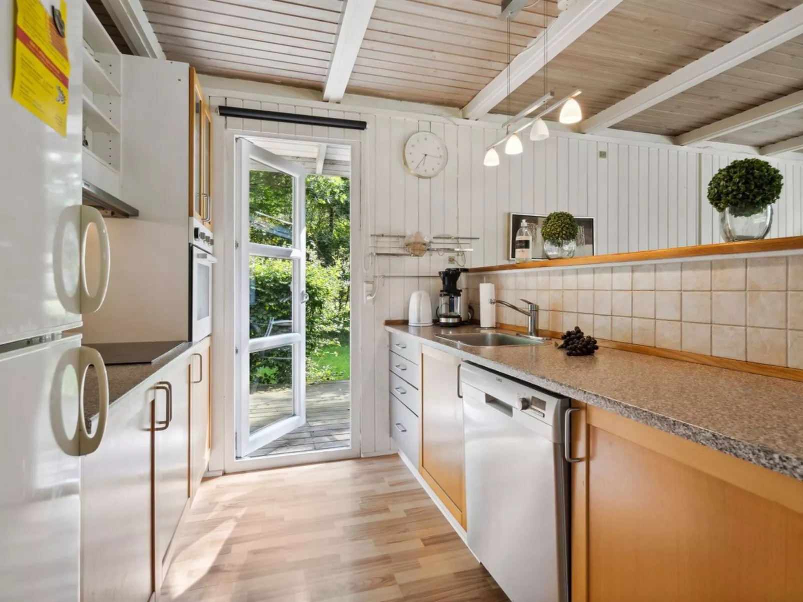 "Aki" - 30km from the sea-Binnen