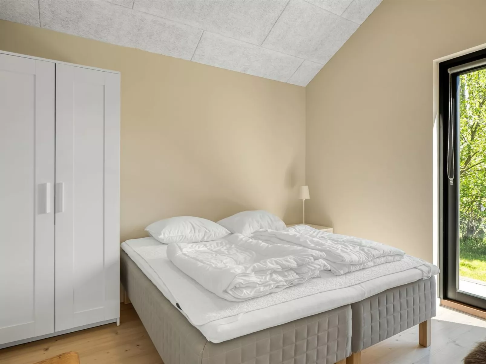 "Alfrede" -  from the sea-Binnen