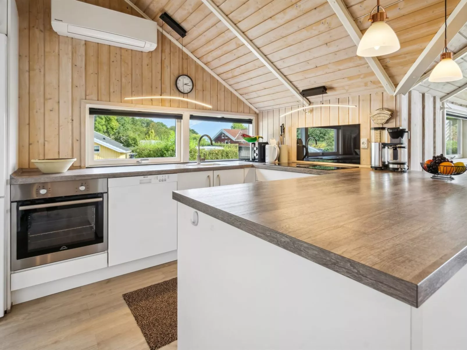 "Frosina" - 300m from the sea-Binnen