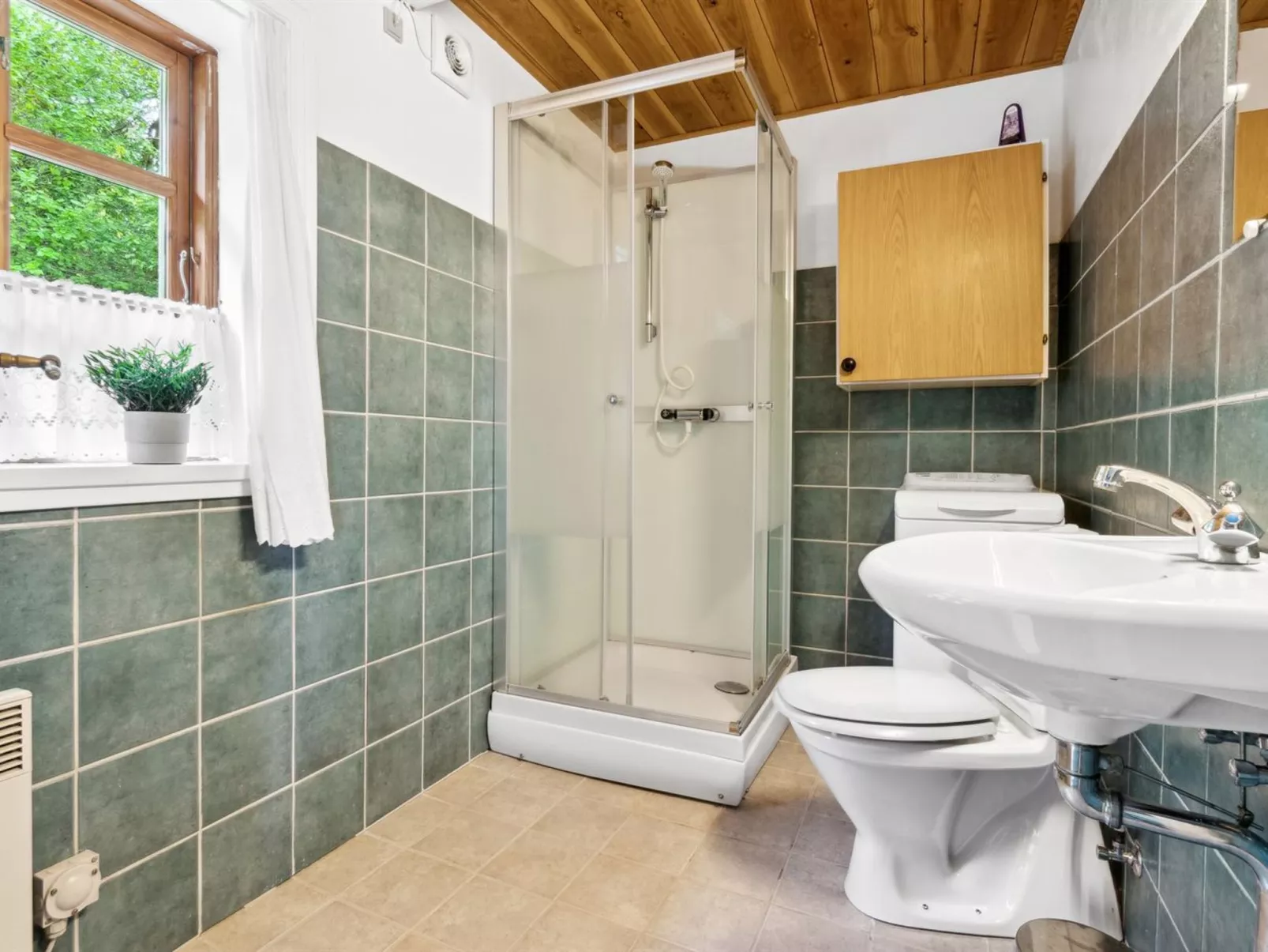 "Thana" - 8km from the sea-Binnen