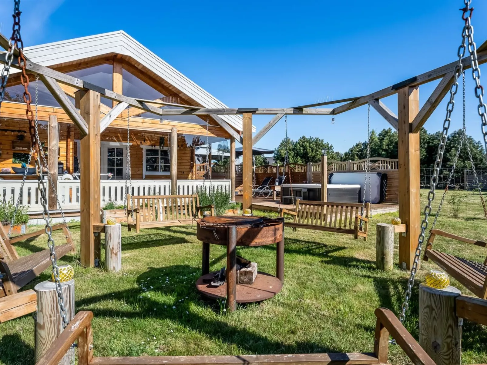 "Vicktoria" - 1.5km from the sea-Buiten