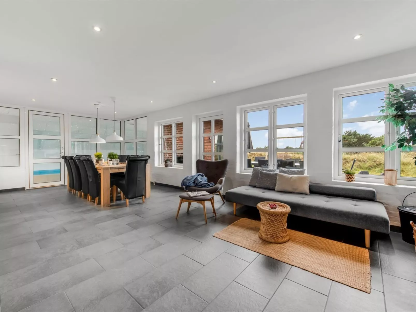 "Axeline" - 300m from the sea-Binnen