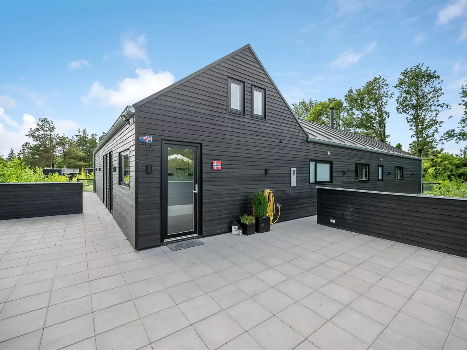 "Henrikke" - 500m to the fjord-Buiten