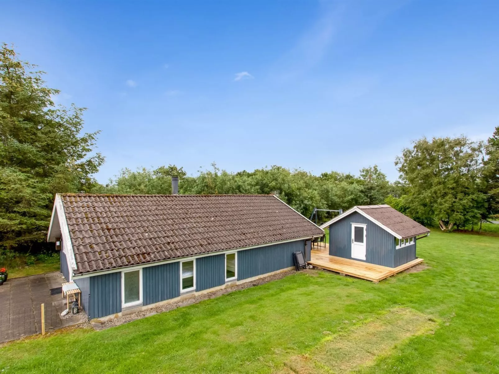 "Frender" - 800m to the fjord-Buiten