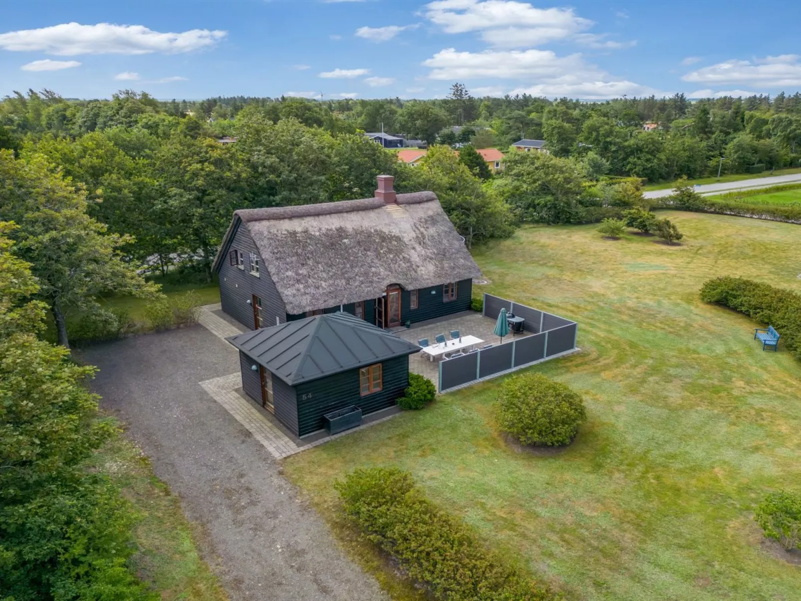 "Hendrina" - 250m to the fjord-Buiten