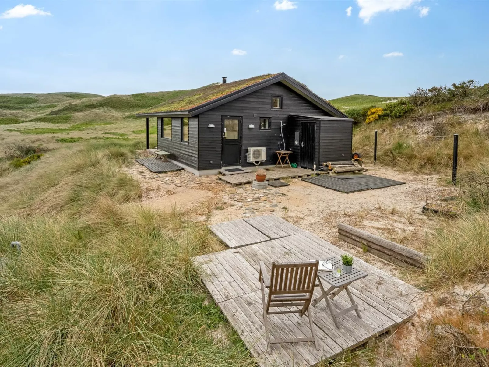 "Apolina" -  from the sea-Buiten