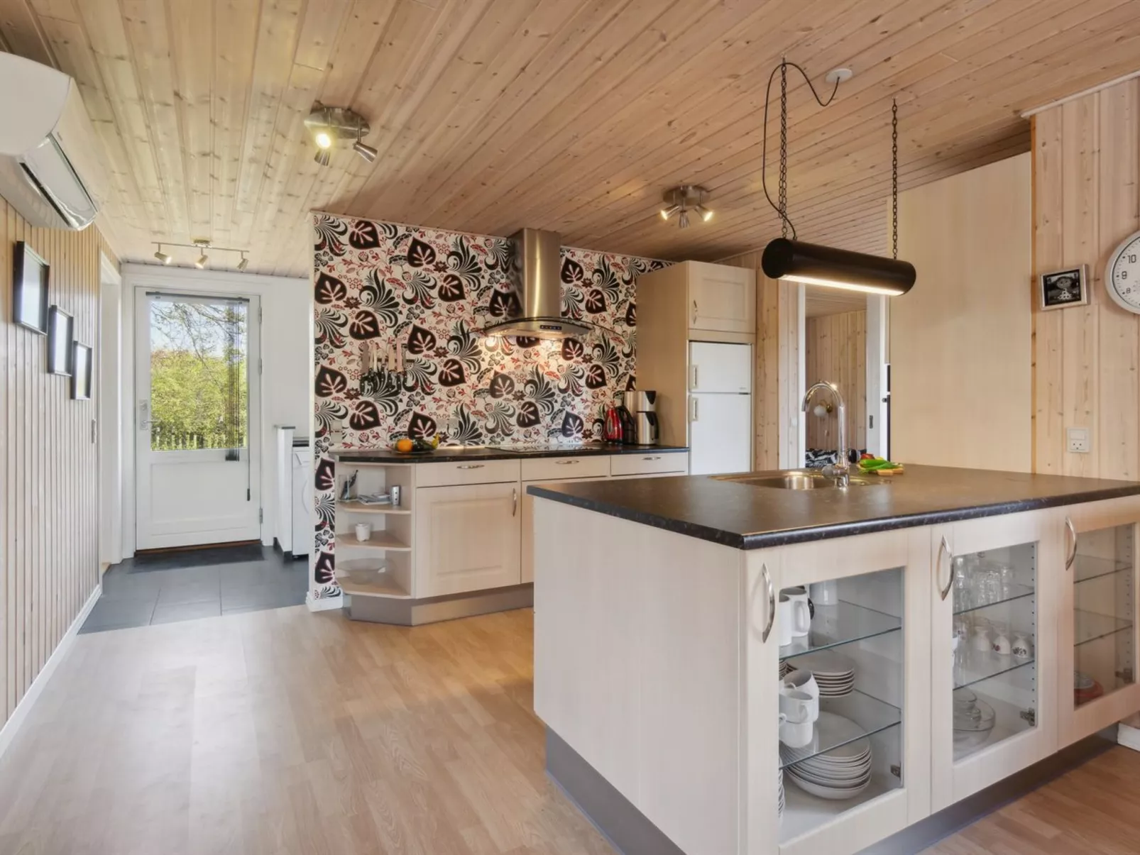 "Letizia" - 700m from the sea-Binnen