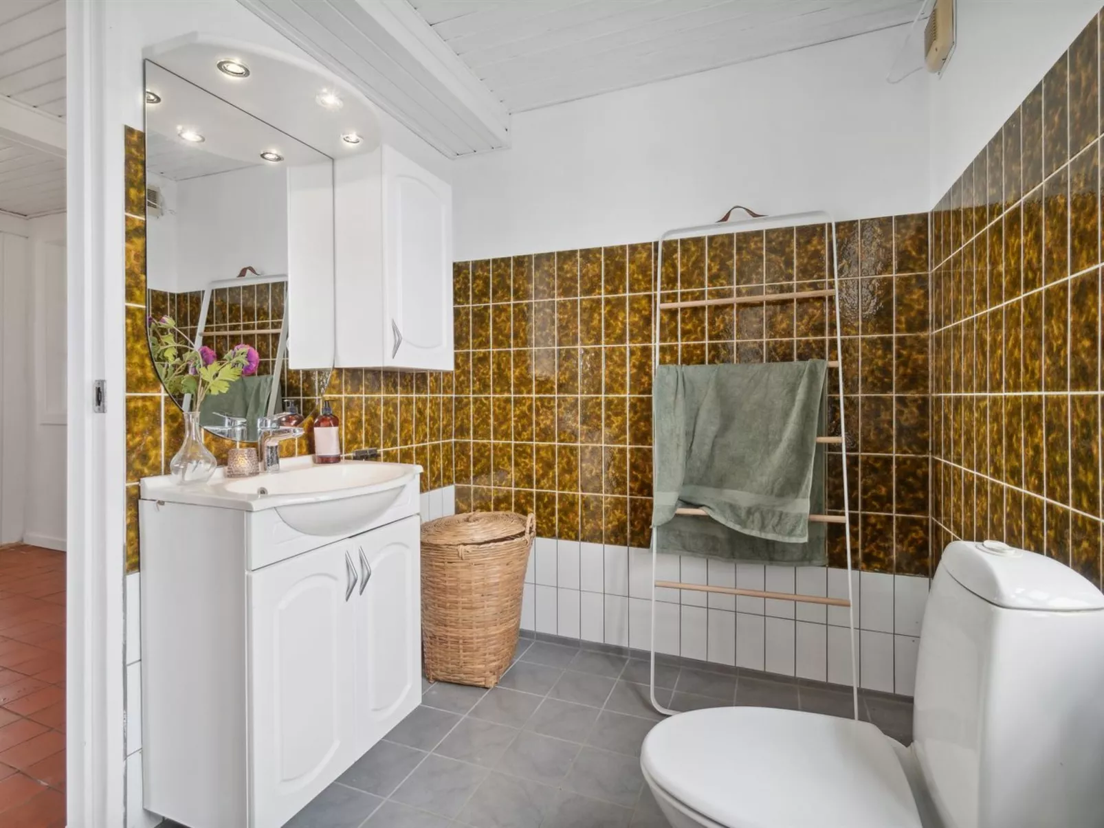 "Scarlet" - 5m from the sea-Binnen