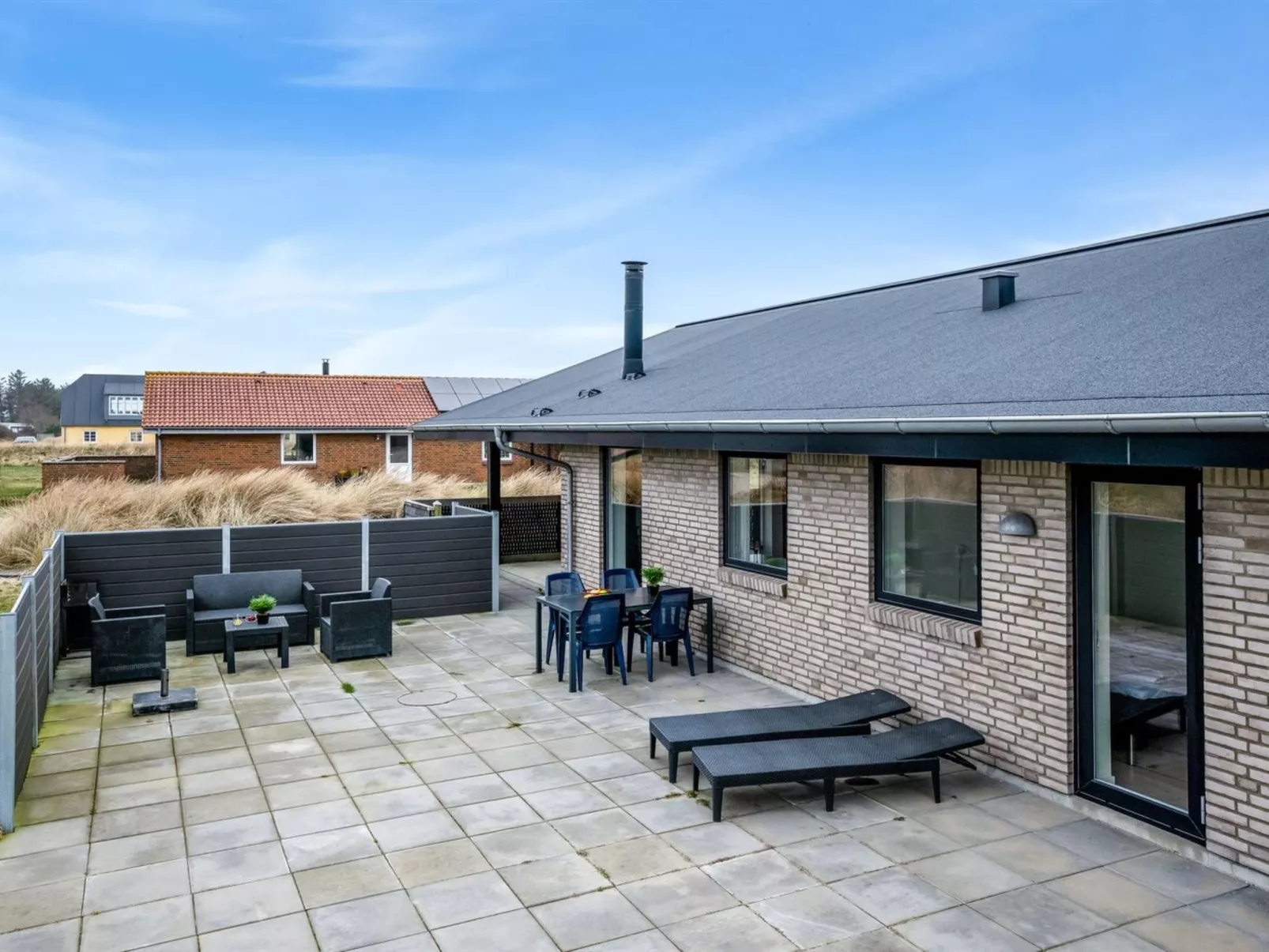 "Dorrit" - 1.2km from the sea-Buiten