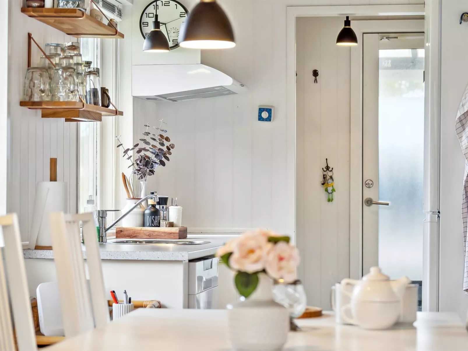 "Antonella" - 400m from the sea-Binnen