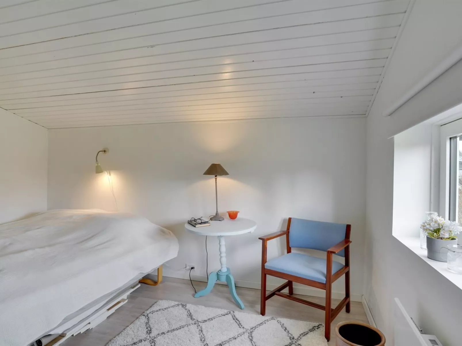 "Hendrina" - 500m from the sea-Binnen