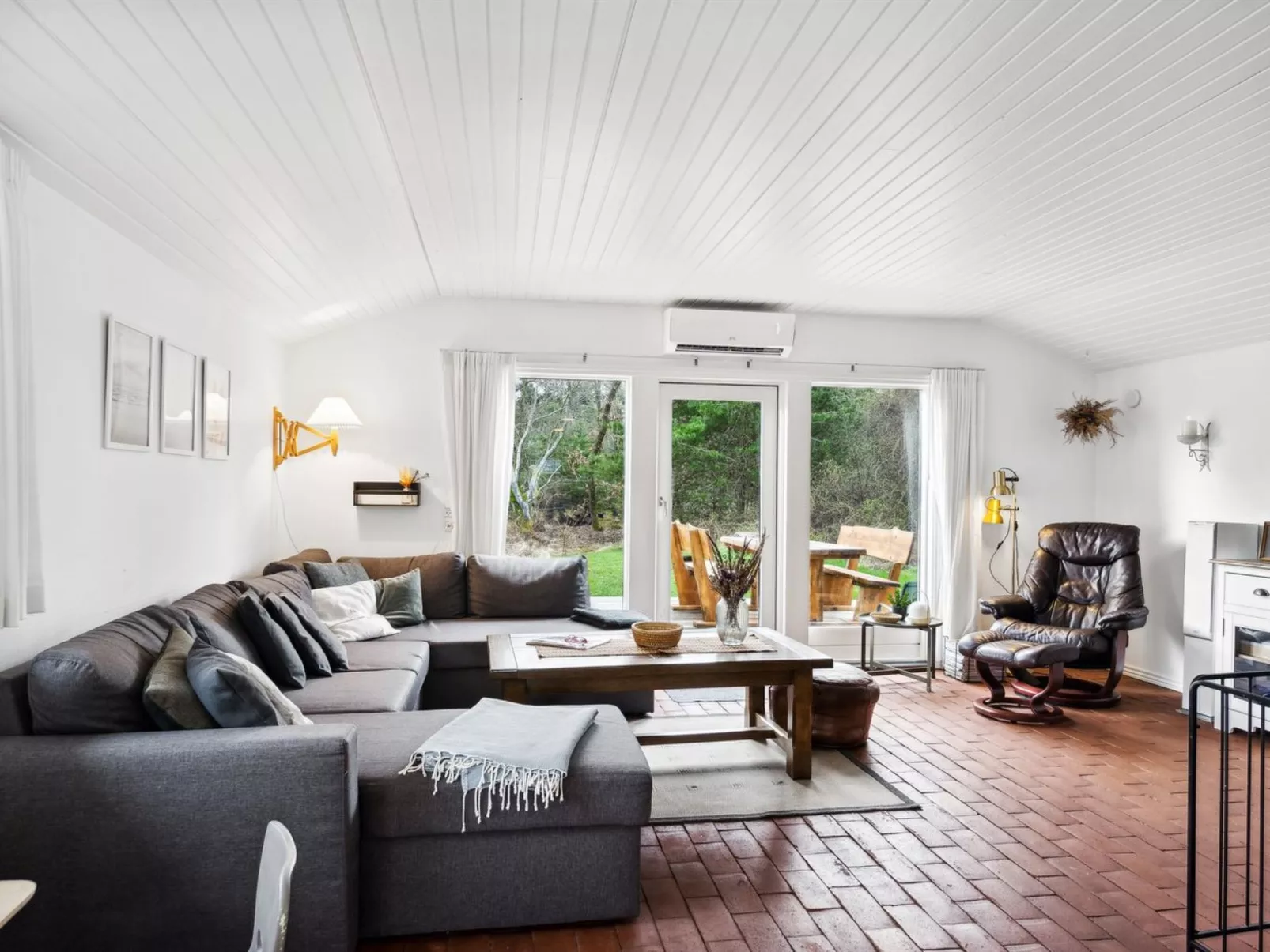 "Hermand" - 3.5km from the sea-Binnen