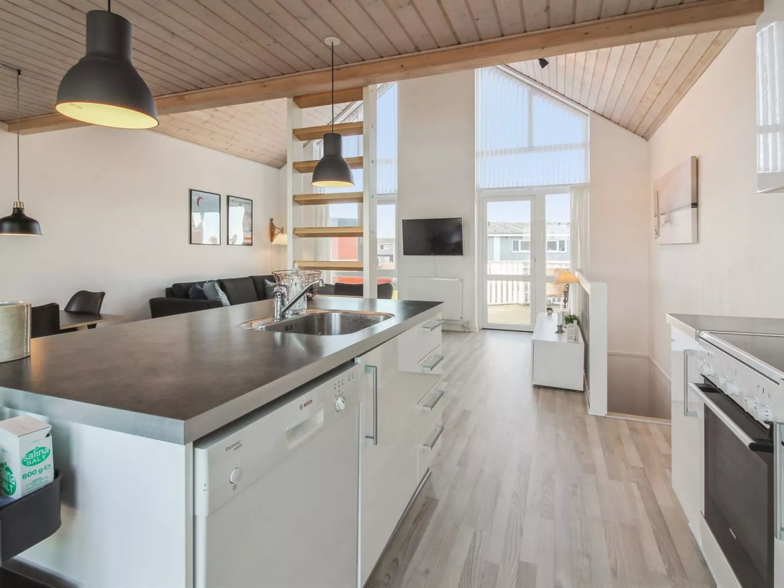 "Truls" - 700m from the sea-Binnen