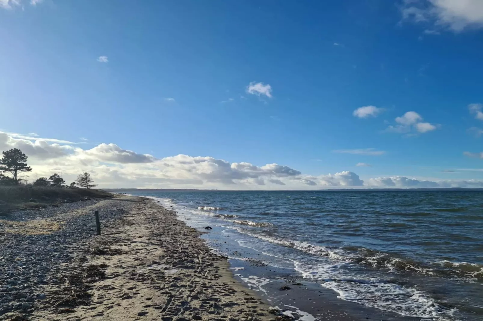 Luxe zwembadvilla bij zee -- By Traum Ferienwohnungen-Waterzicht