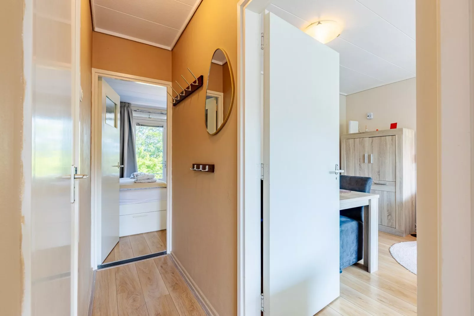 Appartement Burg van Woelderenlaan-Overloop