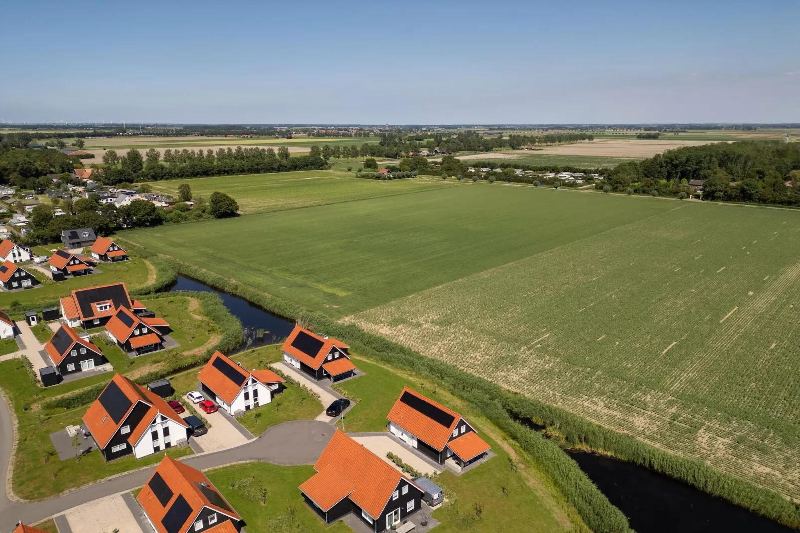 De Ooievaar Huis Nr 47-Buitenkant zomer