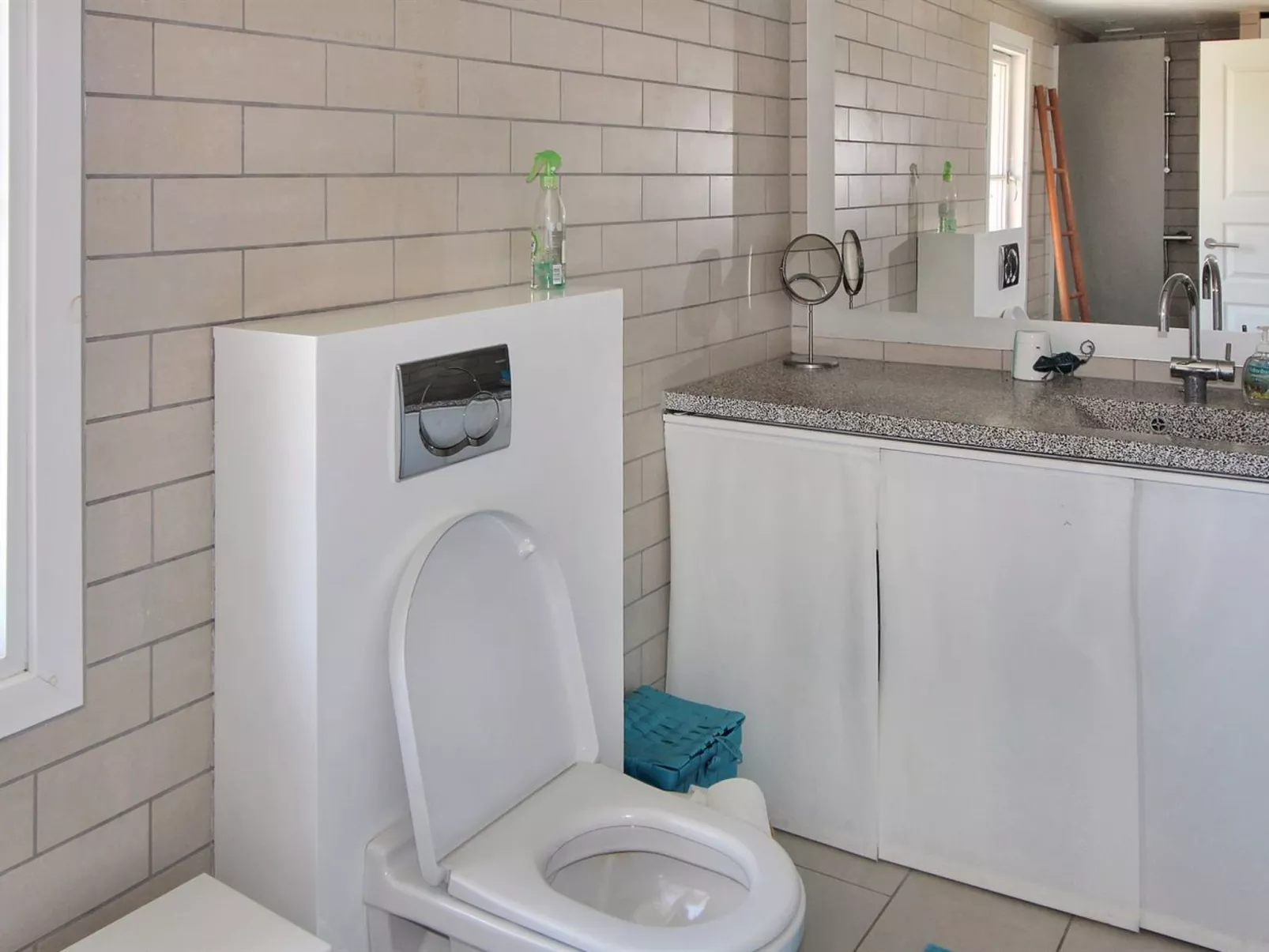 "Ava" - 1km from the sea-Binnen