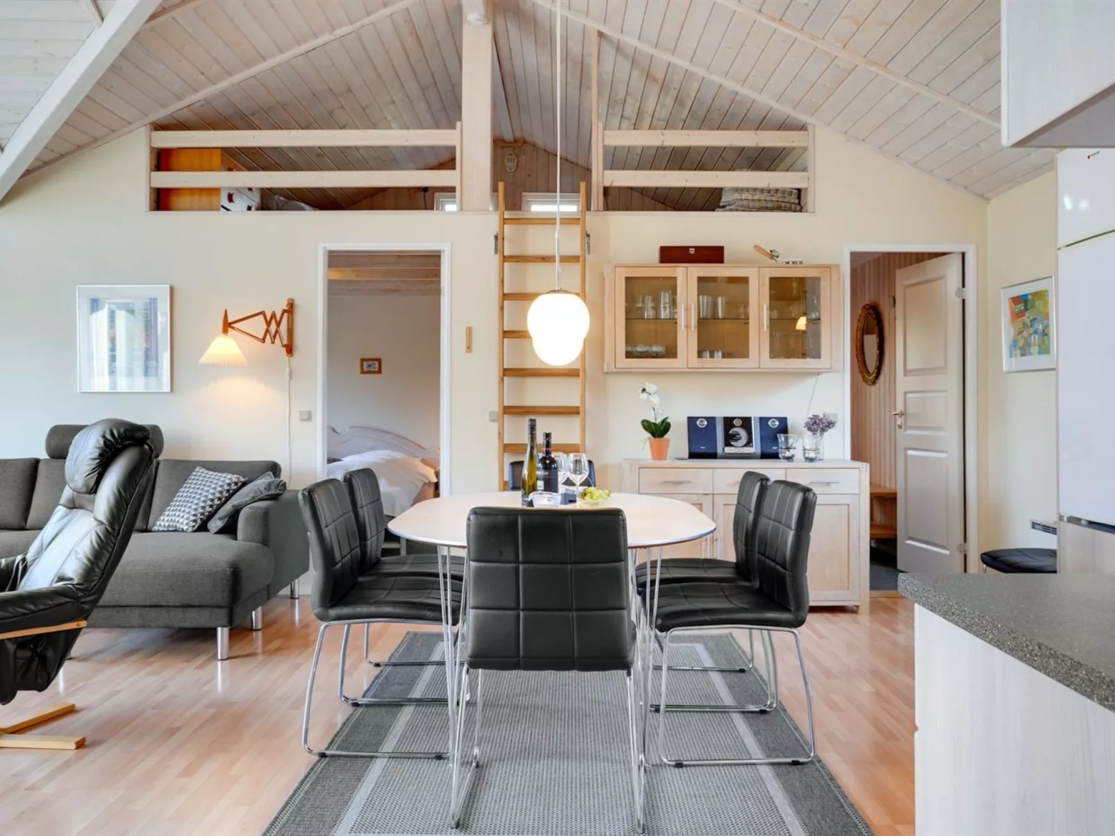 "Razmo" - 300m from the sea-Binnen