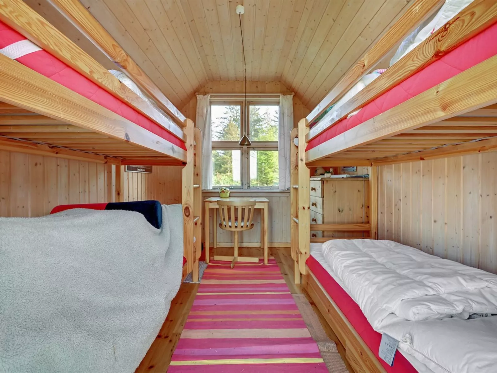 "Tordis" - 300m to the fjord-Binnen