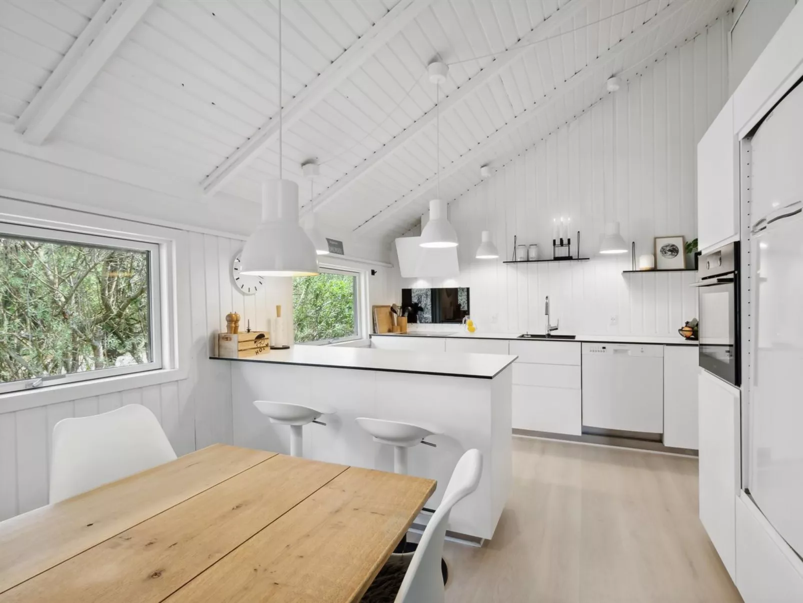 "Julie" - 1.5km from the sea-Binnen